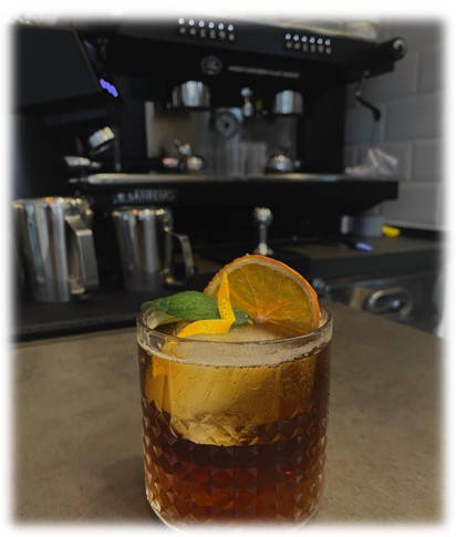 Cold brew kávé jégkockákkal