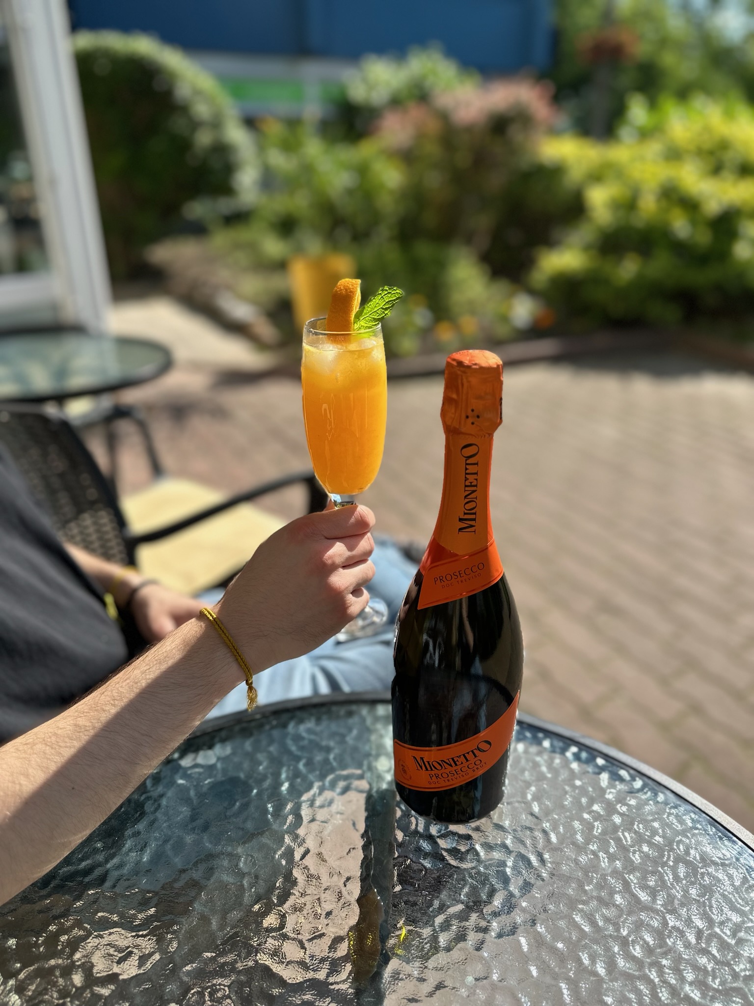 Mimosa koktél pezsgőspohárban